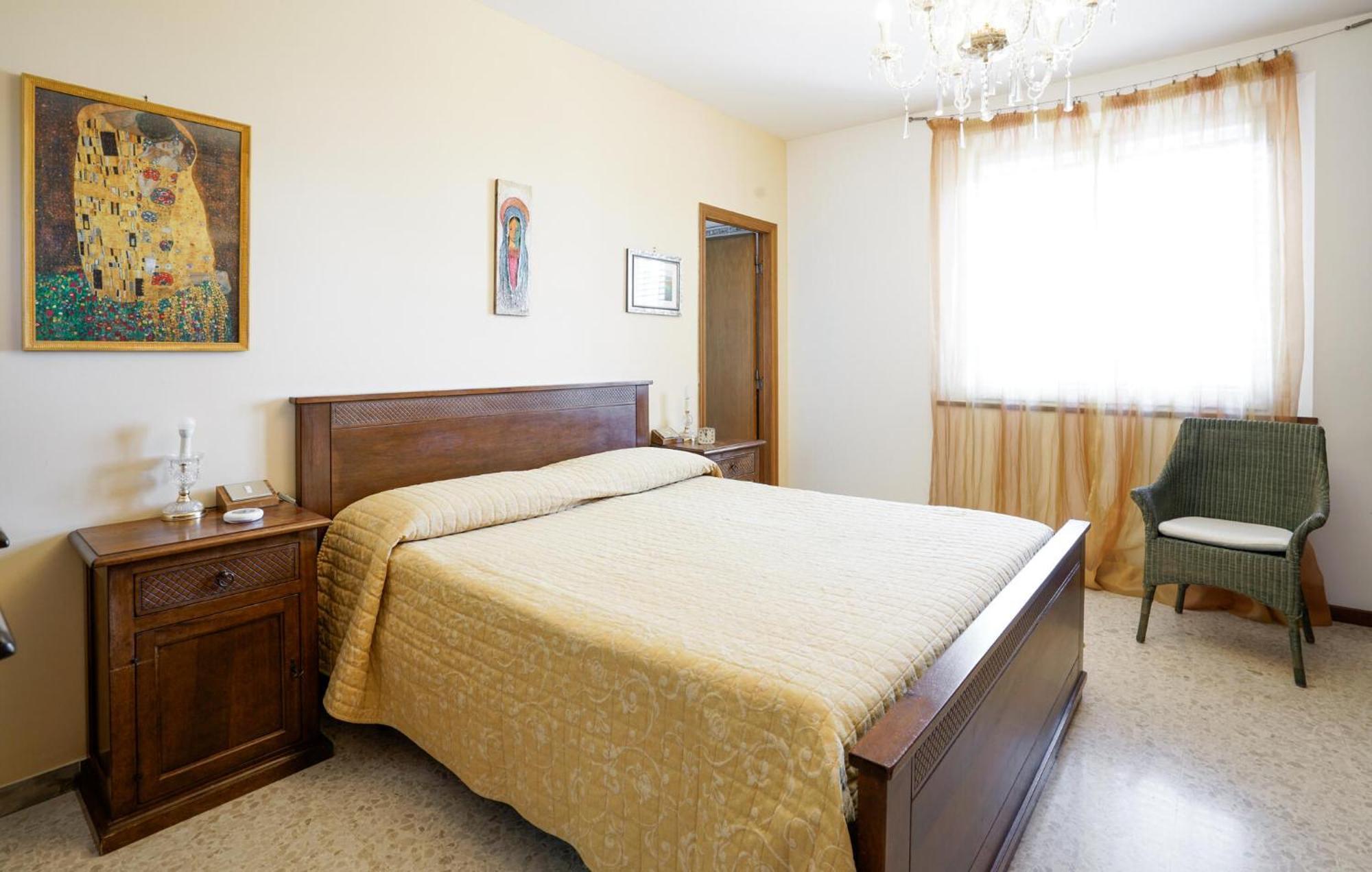 Stunning Home In Chianciano Terme With Wifi Extérieur photo